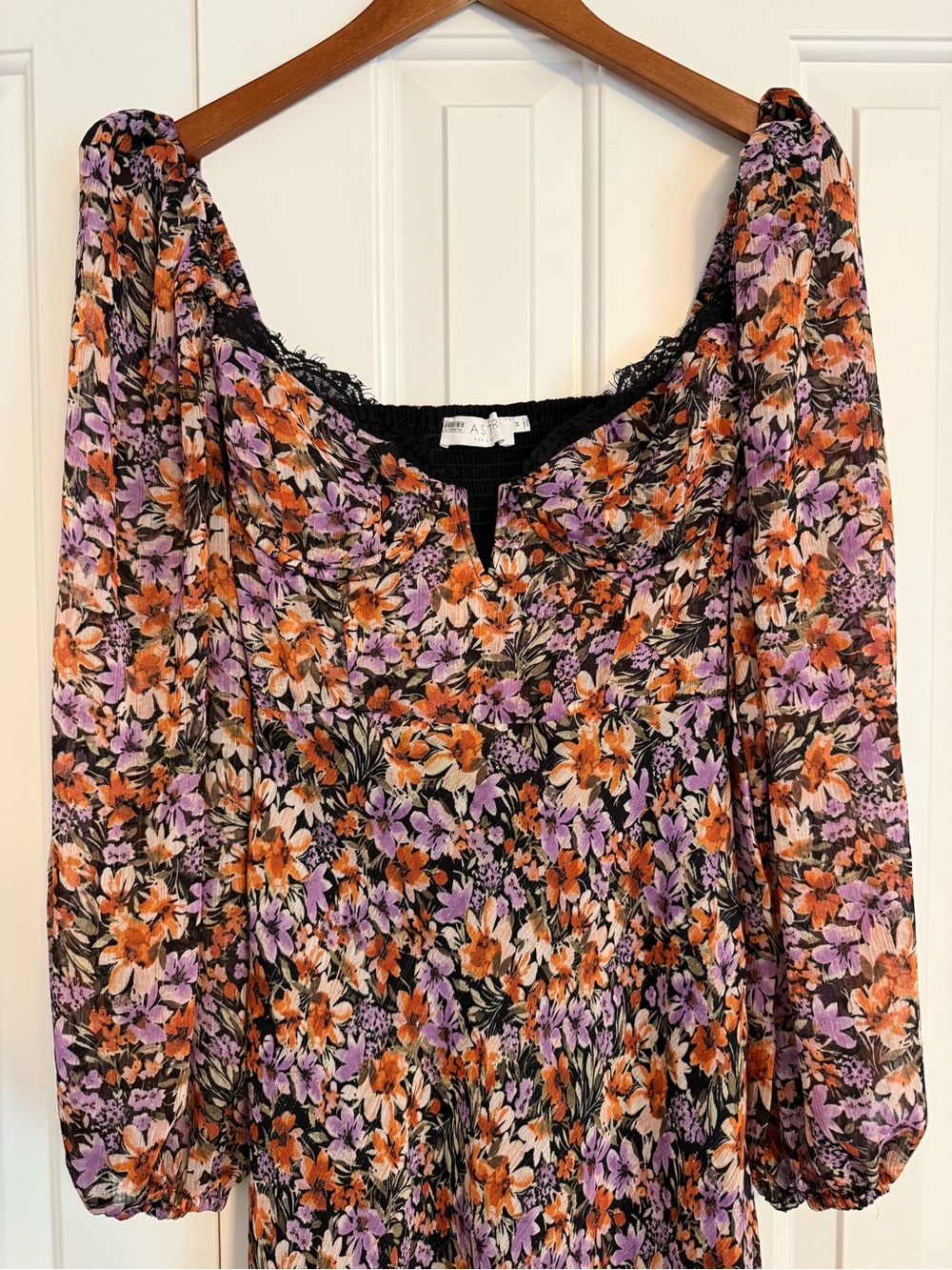 ASTR the label Sylvie Floral Maxi Dress Size Medium - Picture 5 of 14